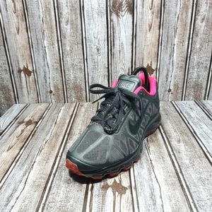 NIKE AIR MAX 2011